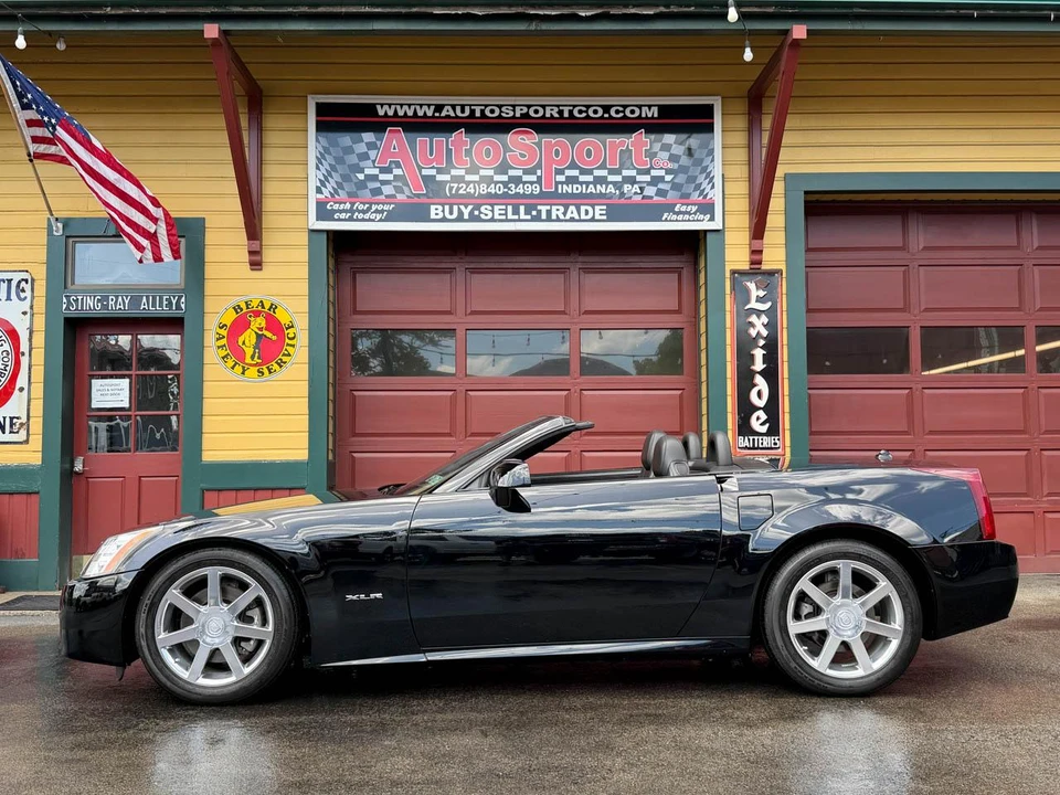 2005 Cadillac XLR - Image 9 of 31