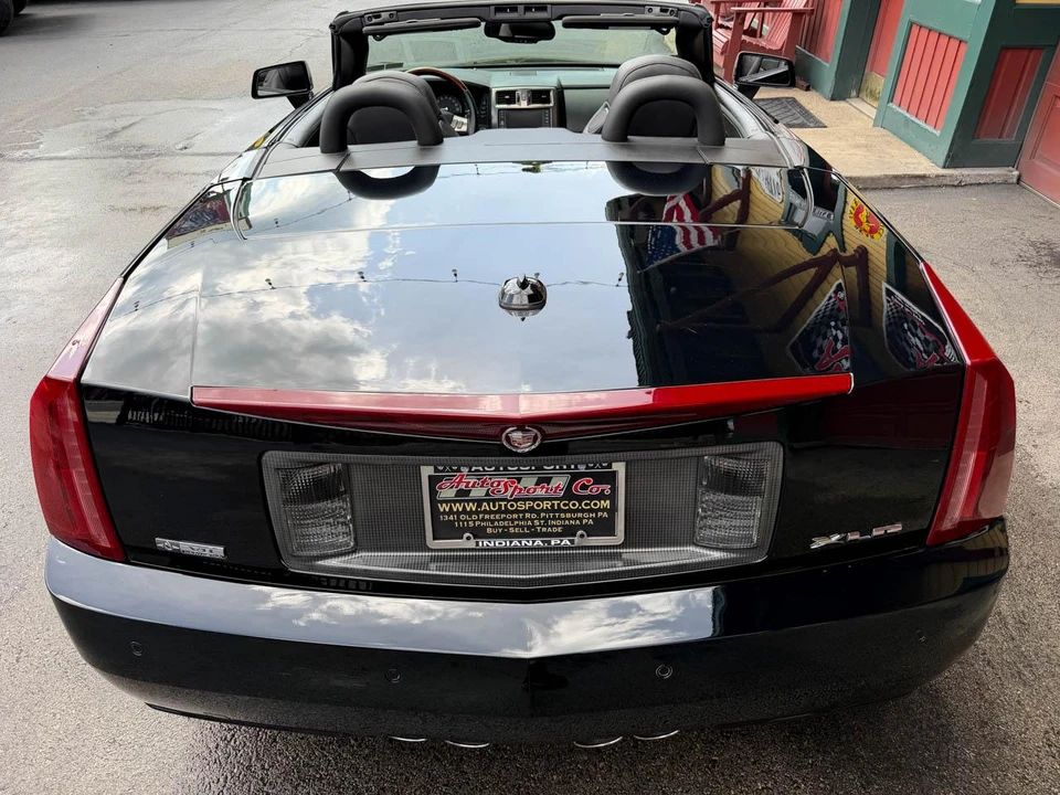 2005 Cadillac XLR - Image 12 of 31
