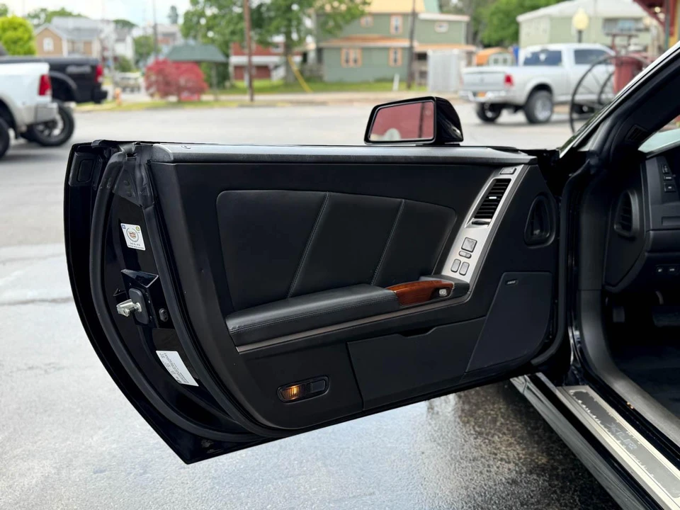 2005 Cadillac XLR - Image 21 of 31