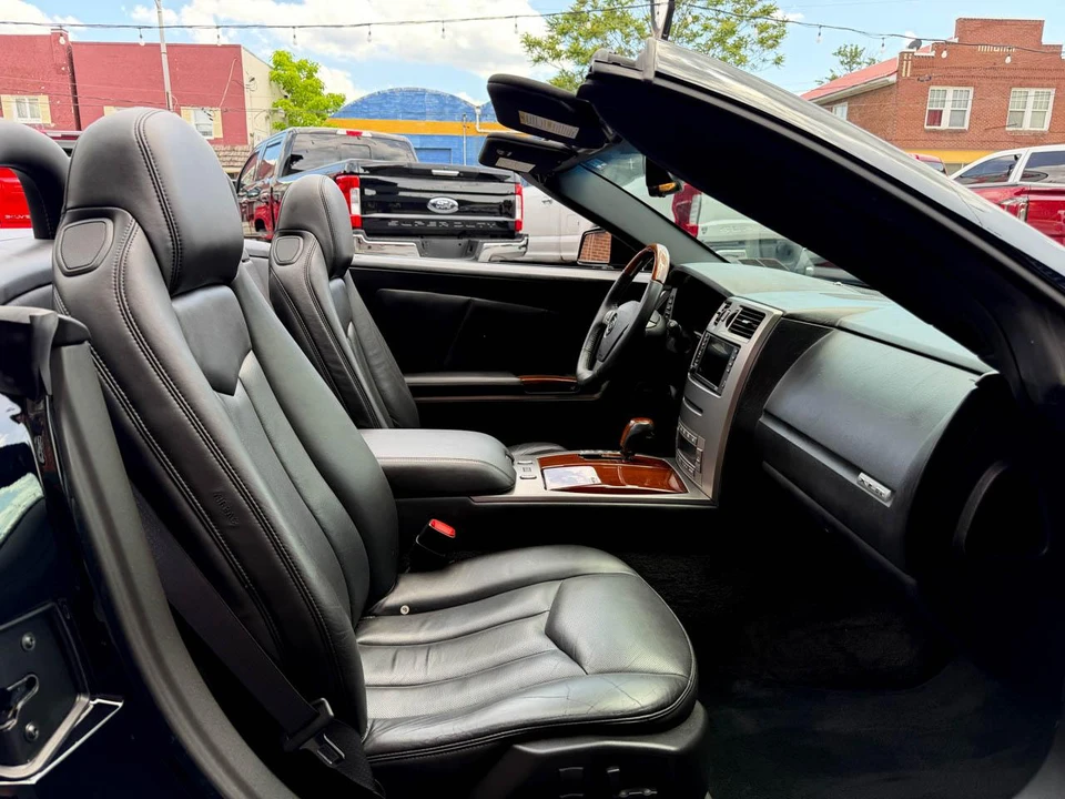 2005 Cadillac XLR - Image 31 of 31