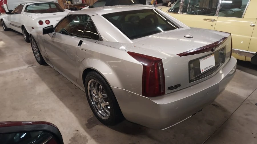 2005 Cadillac XLR - Image 2 of 6