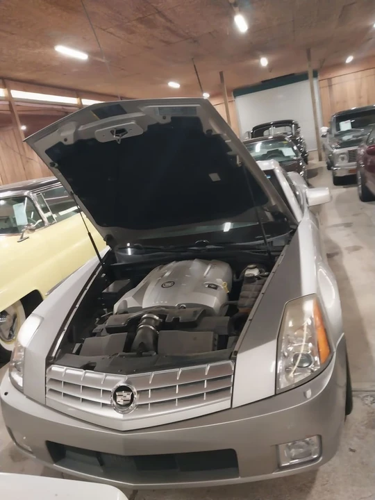 2005 Cadillac XLR - Image 6 of 6