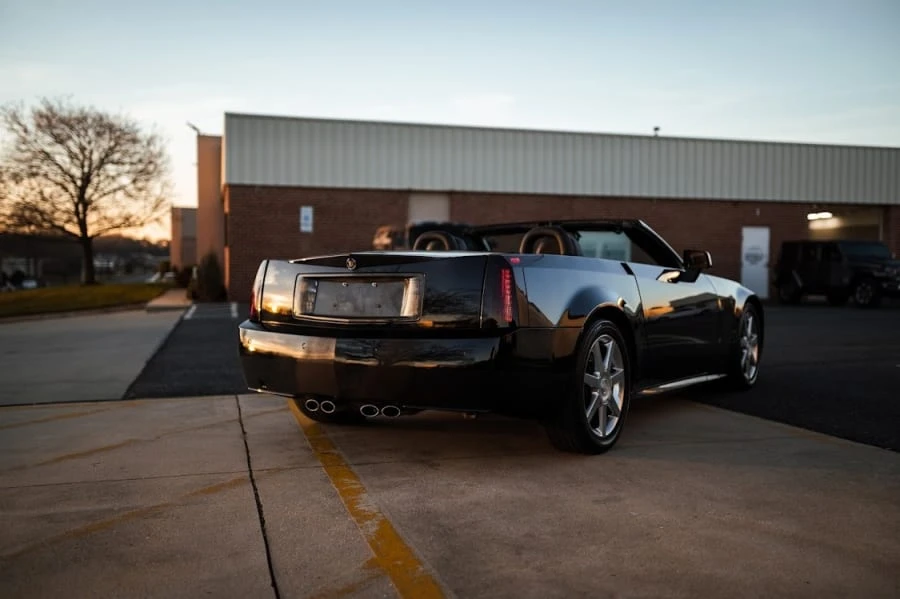 2005 Cadillac XLR - Image 2 of 7