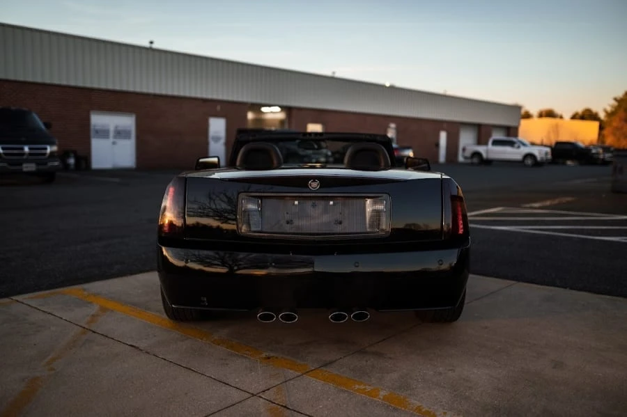2005 Cadillac XLR - Image 6 of 7
