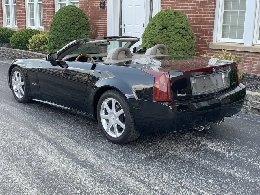 2005 Cadillac XLR - Image 3 of 10