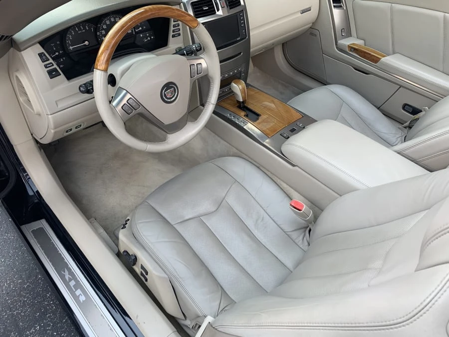 2005 Cadillac XLR - Image 4 of 10