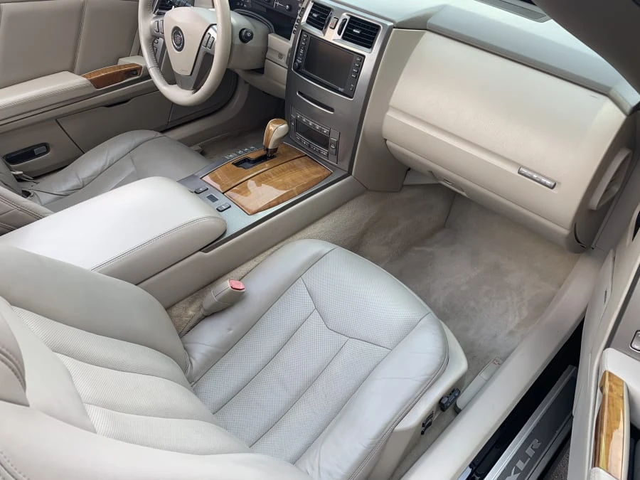 2005 Cadillac XLR - Image 5 of 10