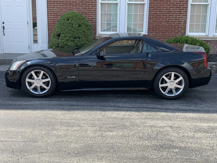 2005 Cadillac XLR - Image 9 of 10