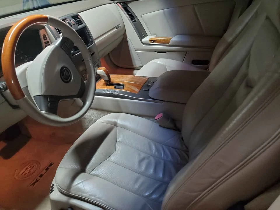2005 Cadillac XLR - Image 6 of 9