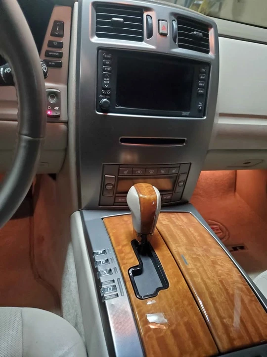 2005 Cadillac XLR - Image 7 of 9