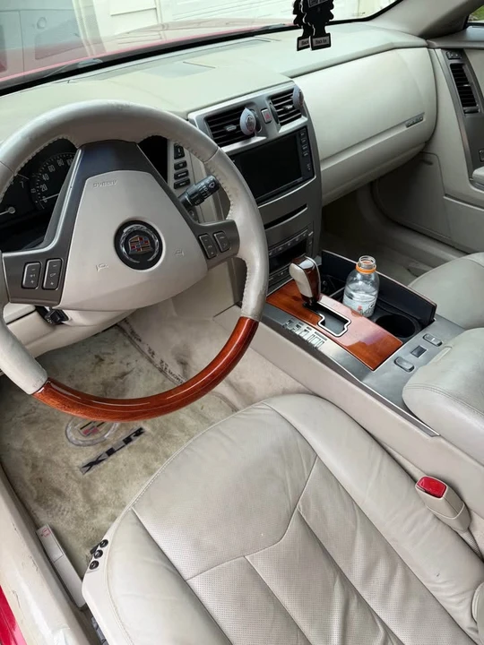 2005 Cadillac XLR - Image 10 of 13