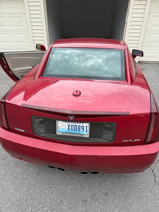 2005 Cadillac XLR - Image 8 of 13