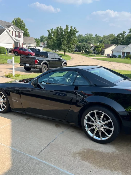 2005 Cadillac XLR - Image 4 of 19