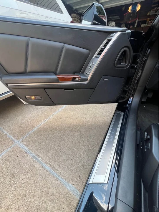 2005 Cadillac XLR - Image 14 of 19
