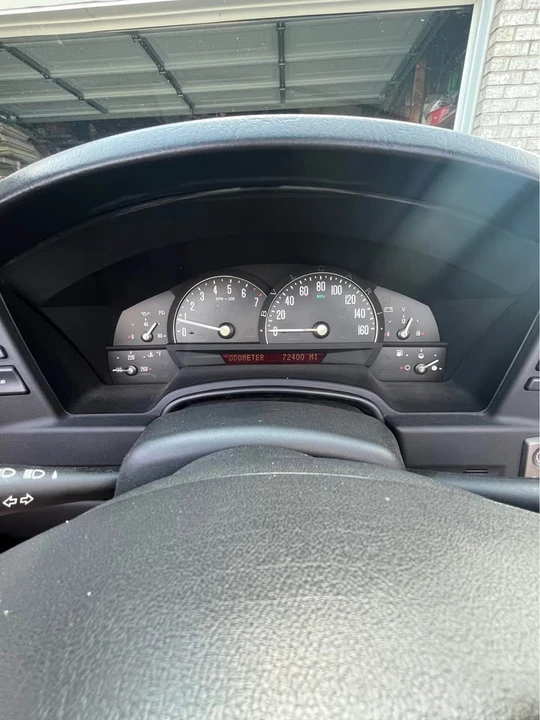 2005 Cadillac XLR - Image 13 of 19