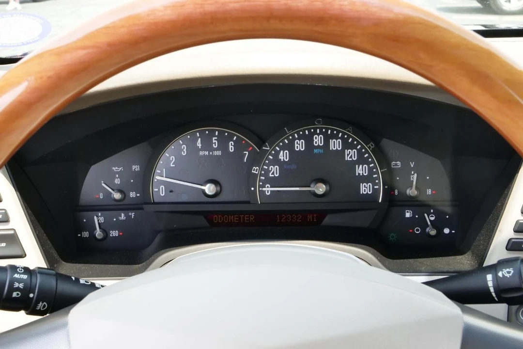 2005 Cadillac XLR - Image 19 of 31