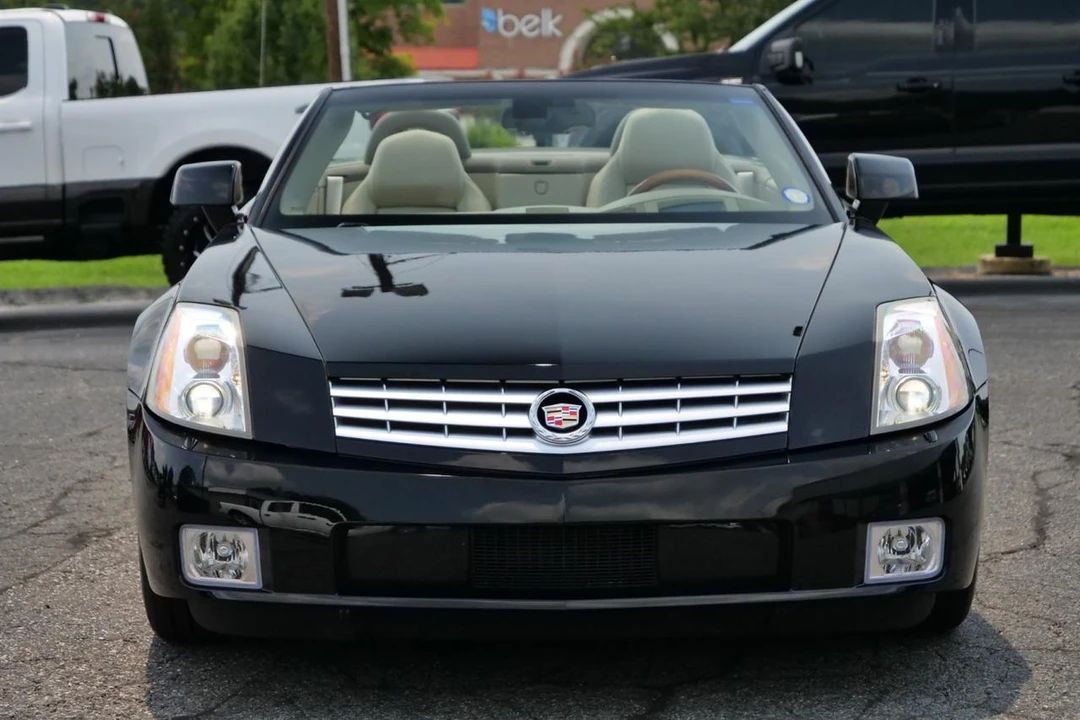 2005 Cadillac XLR - Image 6 of 31