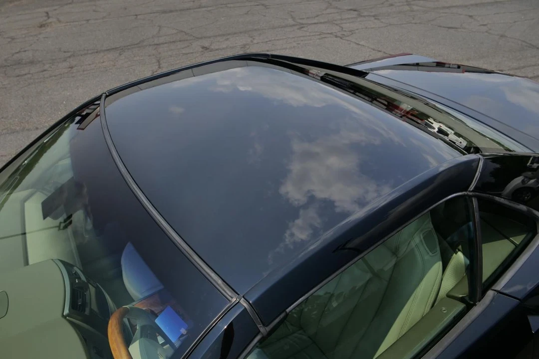 2005 Cadillac XLR - Image 18 of 31