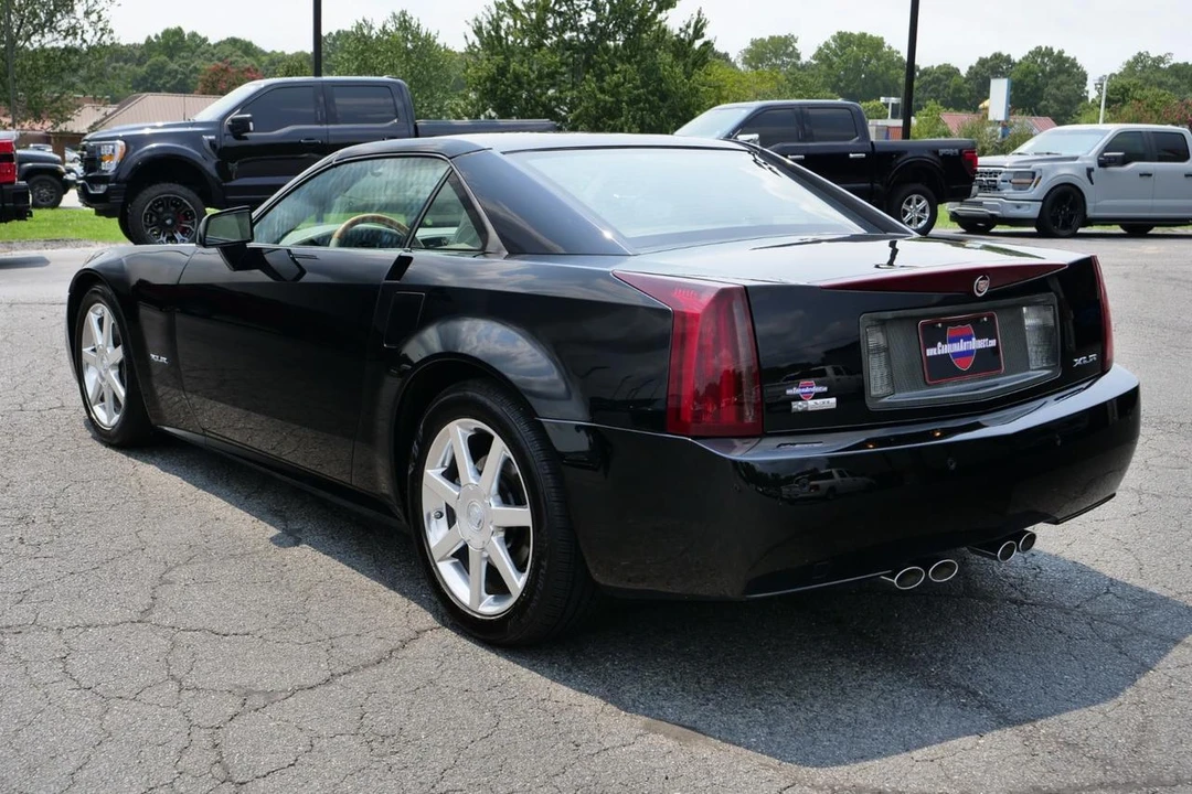 2005 Cadillac XLR - Image 12 of 31