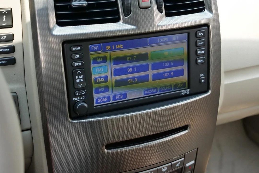 2005 Cadillac XLR - Image 24 of 31
