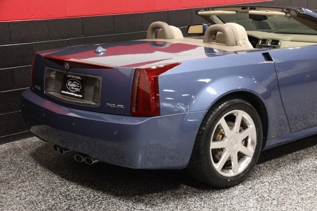 2005 Cadillac XLR - Image 9 of 24