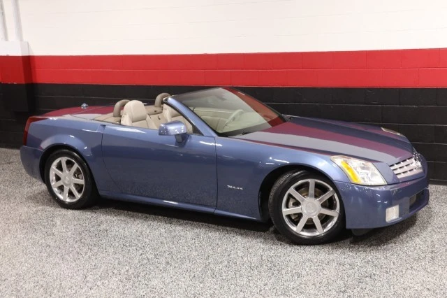 2005 Cadillac XLR - Image 2 of 24