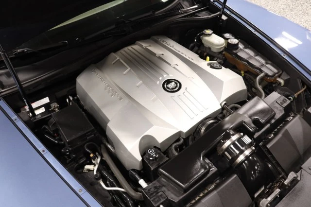 2005 Cadillac XLR - Image 15 of 24