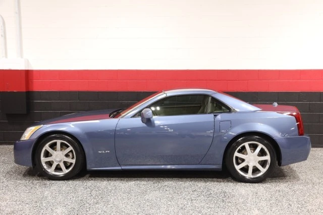 2005 Cadillac XLR - Image 23 of 24