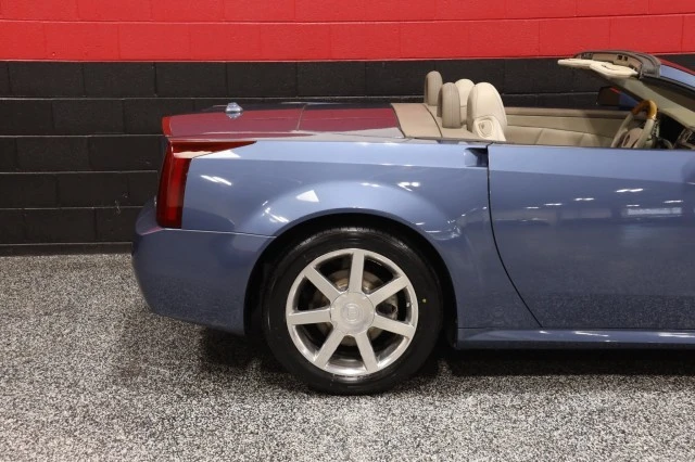 2005 Cadillac XLR - Image 5 of 24