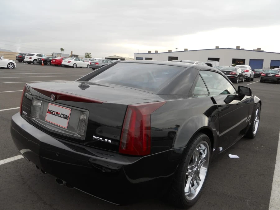 2005 Cadillac XLR - Image 2 of 4