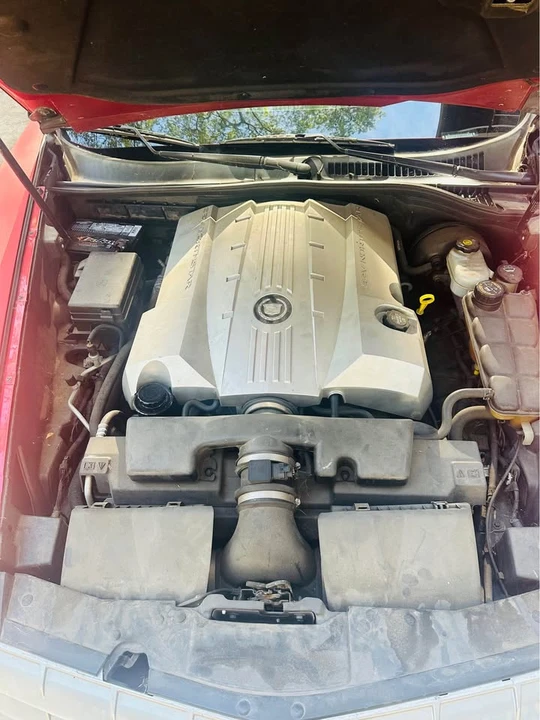 2005 Cadillac XLR - Image 7 of 11