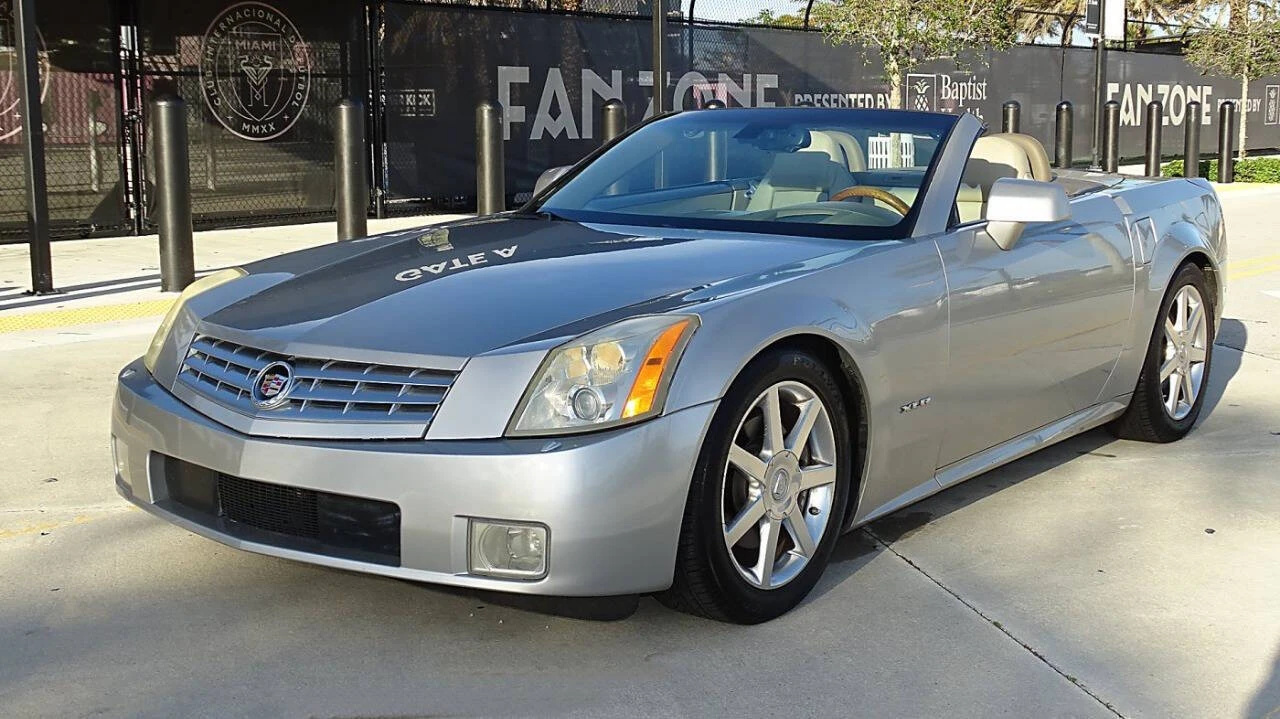 2005 Cadillac XLR - Image 7 of 28