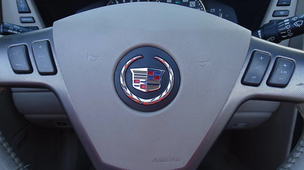 2005 Cadillac XLR - Image 20 of 28