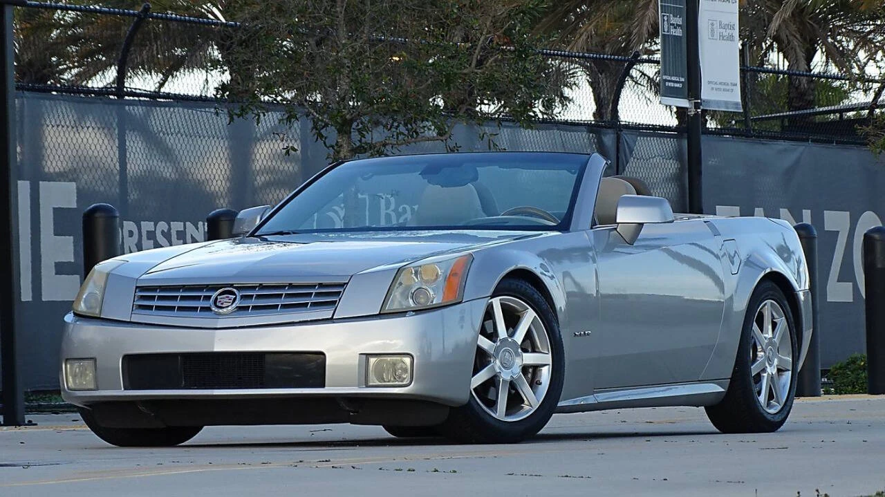 2005 Cadillac XLR - Image 4 of 28