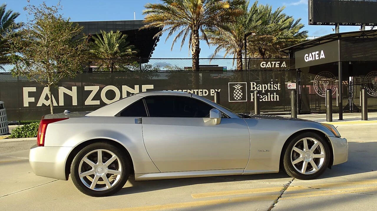 2005 Cadillac XLR - Image 3 of 28