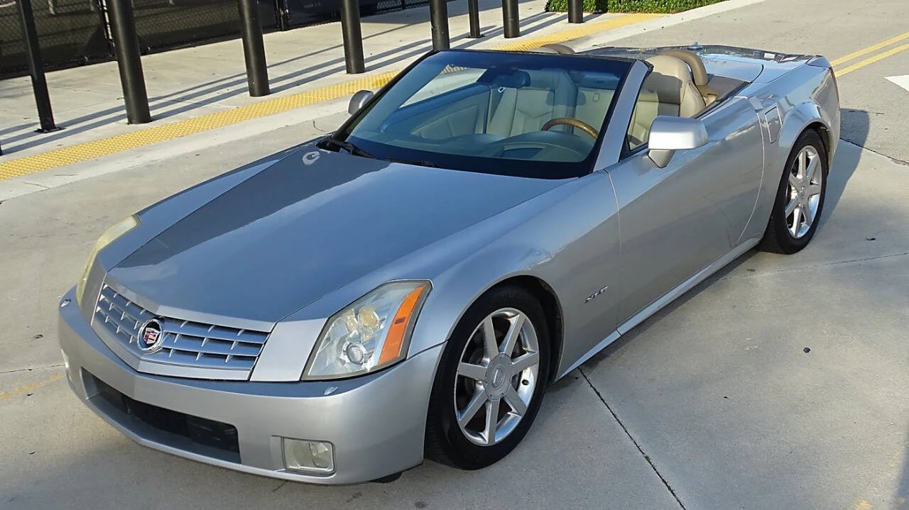 2005 Cadillac XLR - Image 9 of 28