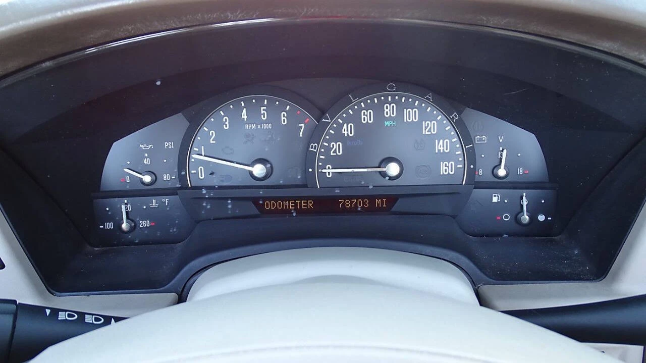 2005 Cadillac XLR - Image 15 of 28