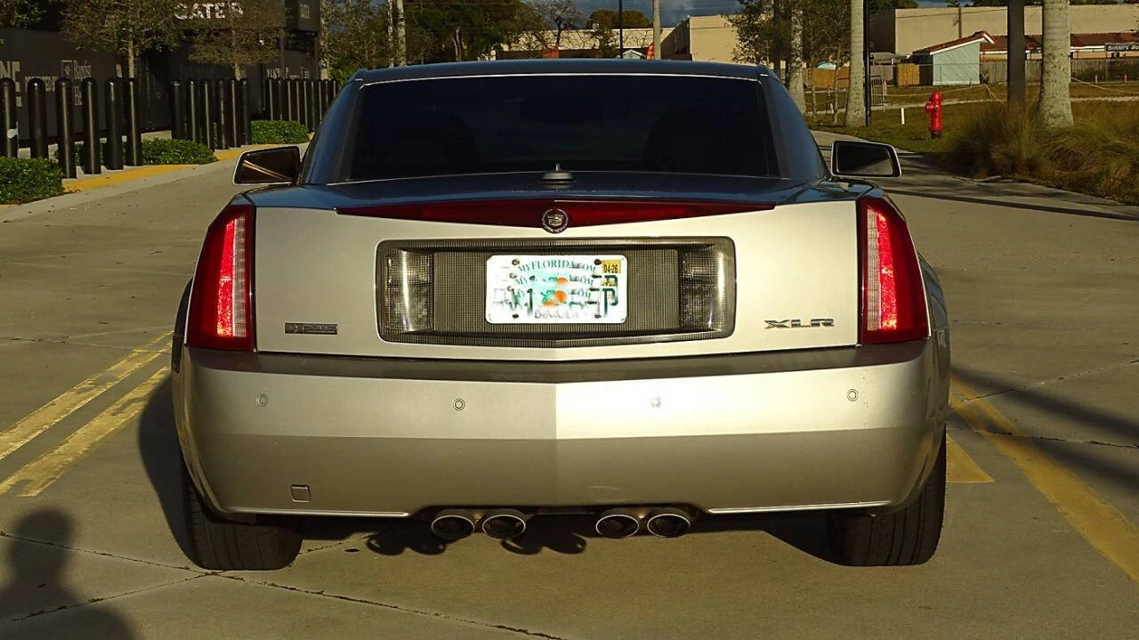 2005 Cadillac XLR - Image 13 of 28