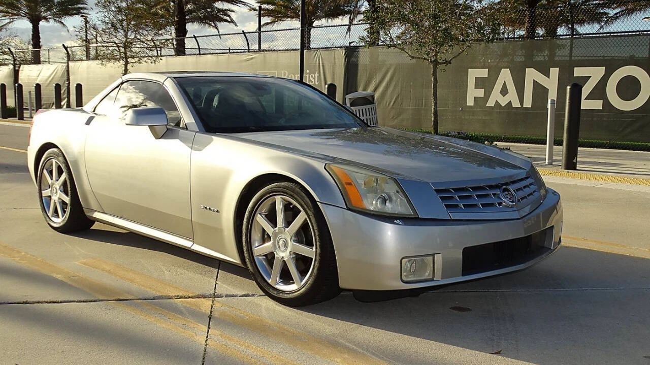 2005 Cadillac XLR - Image 8 of 28