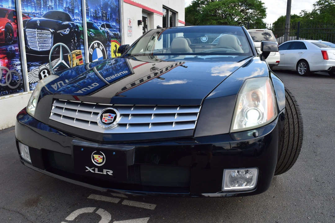 2005 Cadillac XLR - Image 11 of 19