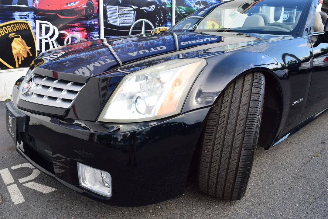 2005 Cadillac XLR - Image 12 of 19