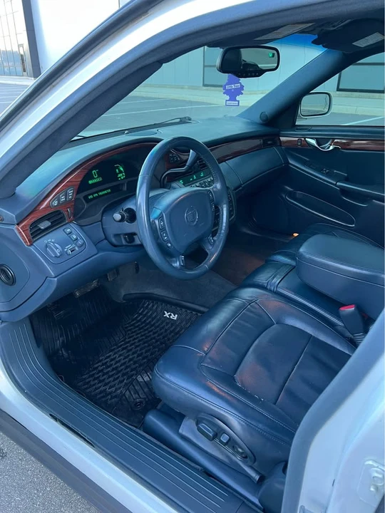 2005 Cadillac DeVille 8th Gen - Image 10 of 19