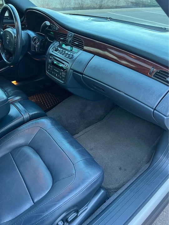 2005 Cadillac DeVille 8th Gen - Image 17 of 19