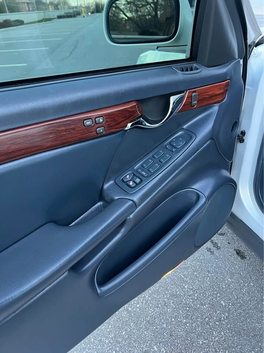 2005 Cadillac DeVille 8th Gen - Image 11 of 19