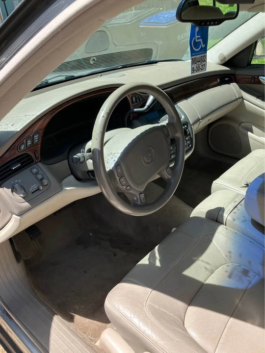 2005 Cadillac DeVille 8th Gen - Image 6 of 11