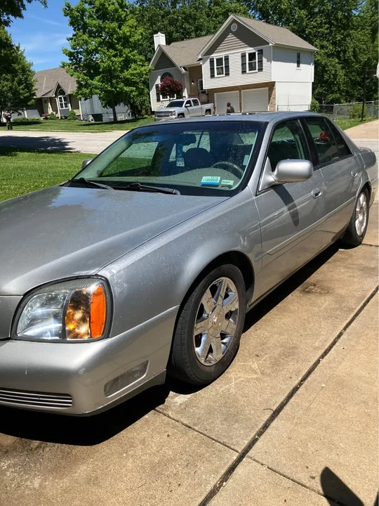 2005 Cadillac DeVille 8th Gen - Image 2 of 11