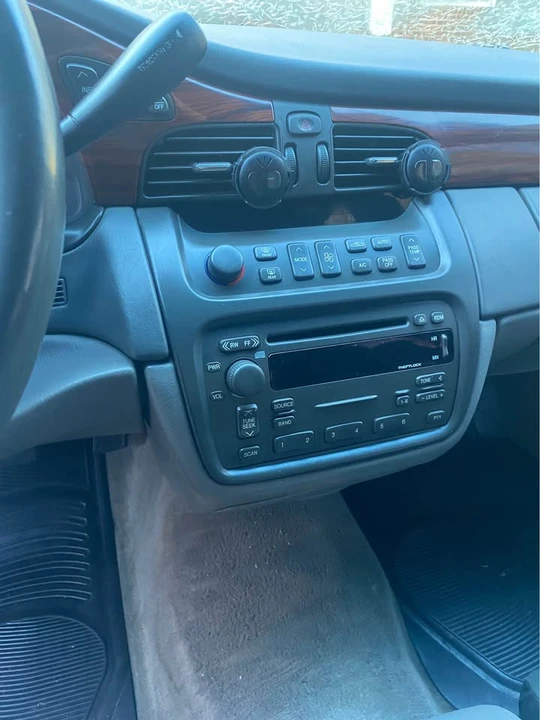2005 Cadillac DeVille 8th Gen - Image 2 of 20