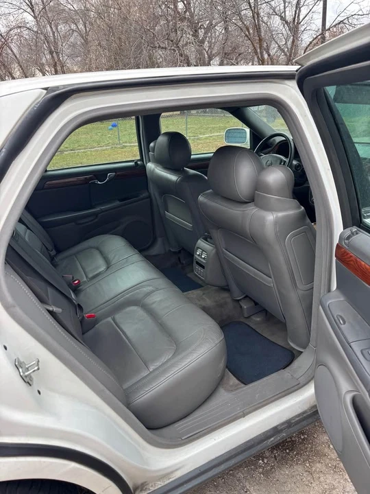2005 Cadillac DeVille 8th Gen - Image 5 of 11
