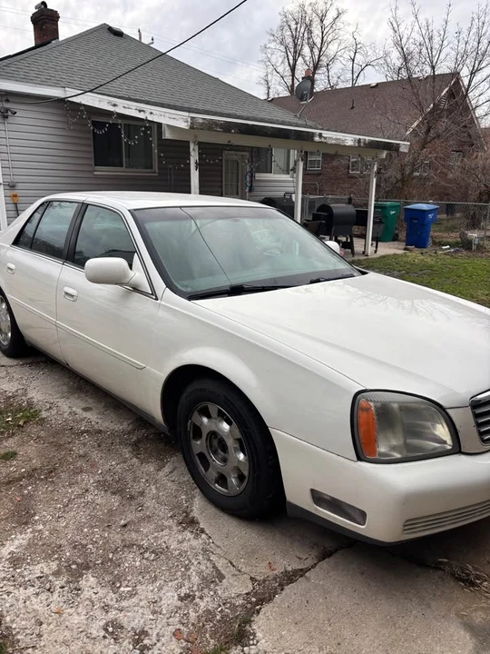 2005 Cadillac DeVille 8th Gen - Image 9 of 11