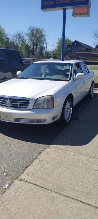 2005 Cadillac DeVille 8th Gen - Image 2 of 8